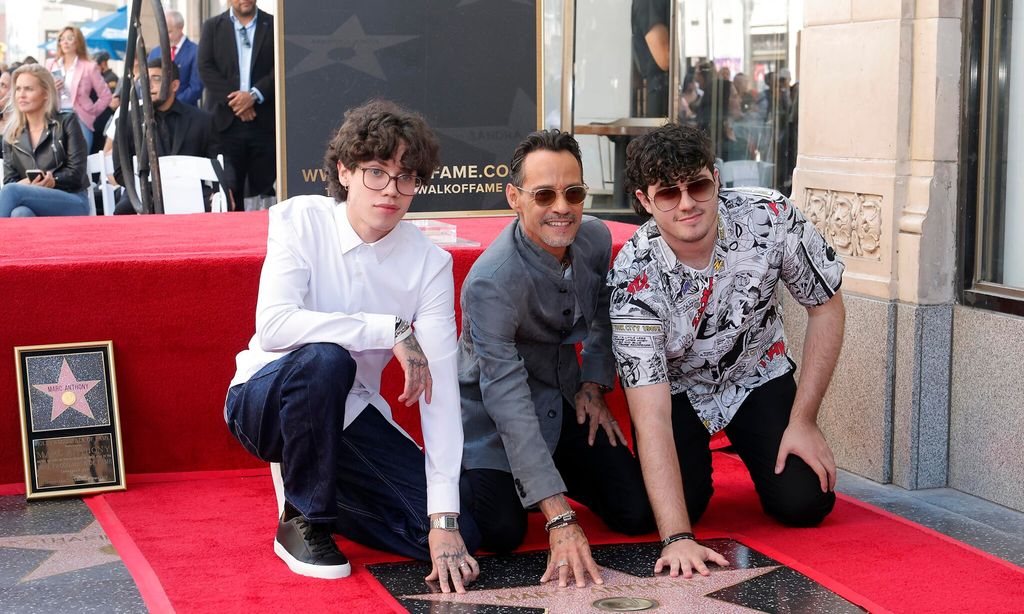 marc anthony con dos de sus hijos