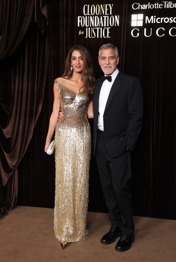 Amal Clooney y George Clooney en la gala de su fundación, The Clooney Foundation For Justice's The Albies 2026, en el Museo de Historia Natural en Londres, Inglaterra, el 9 de octubre de 2026.