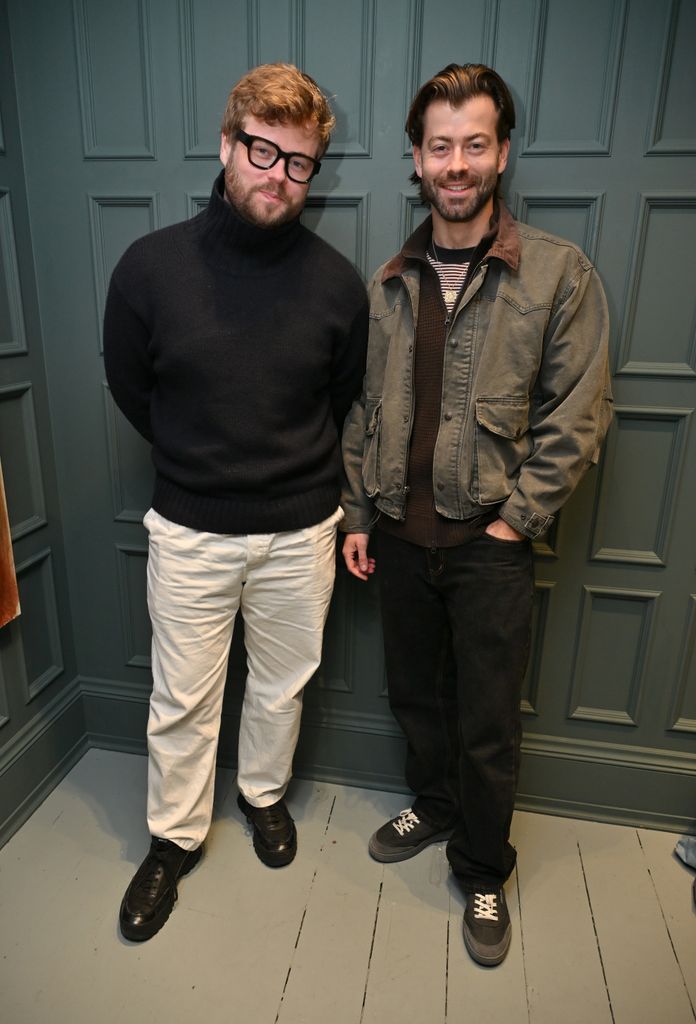 Columbus Taylor y Cassius Taylor en una galería de arte en octubre de 2026
