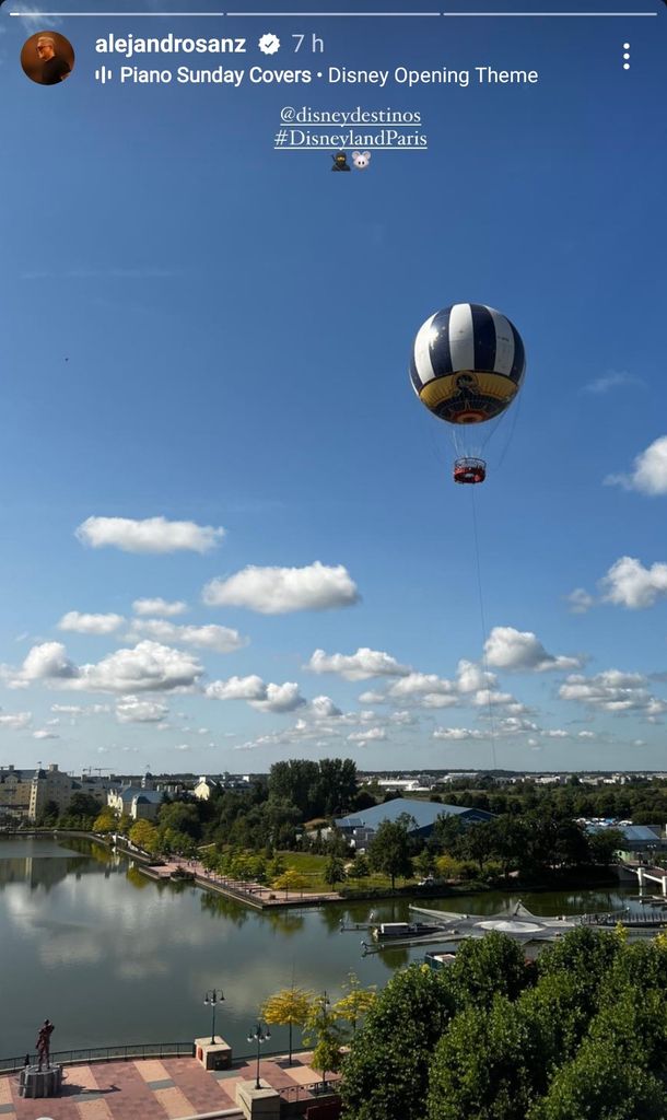 Alejandro Sanz compartió este vistazo de su visita a Disney París.