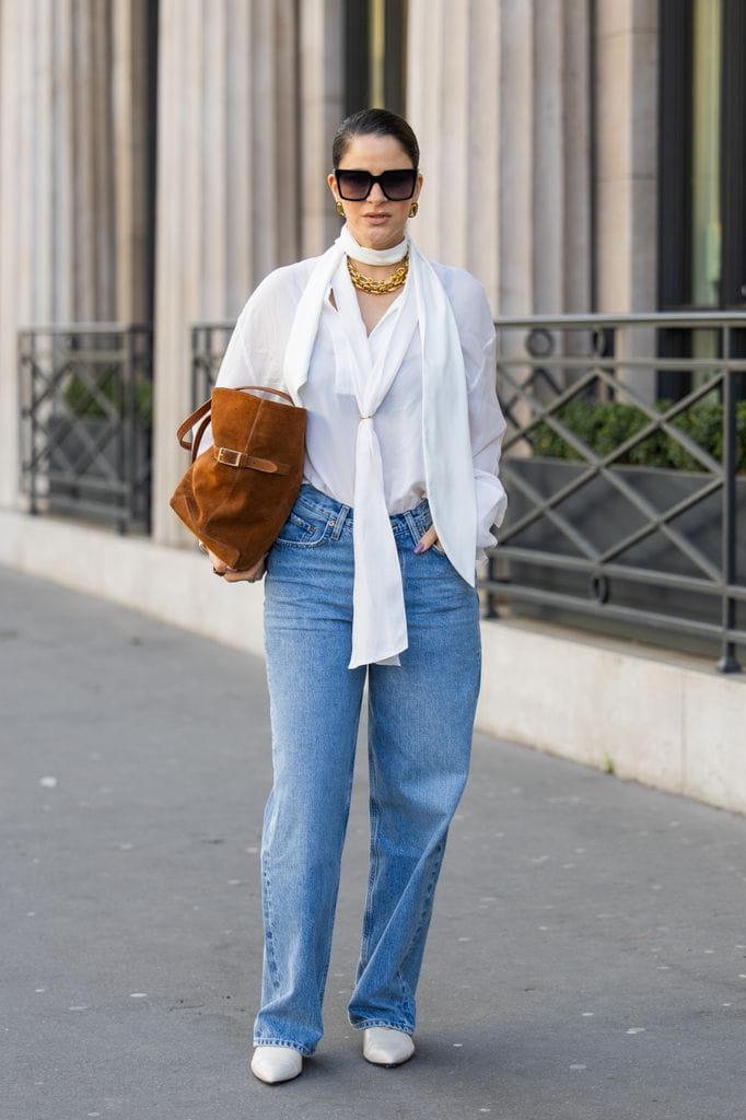 Cómo llevar las blusas bohemias que son tendencia en primavera 2025