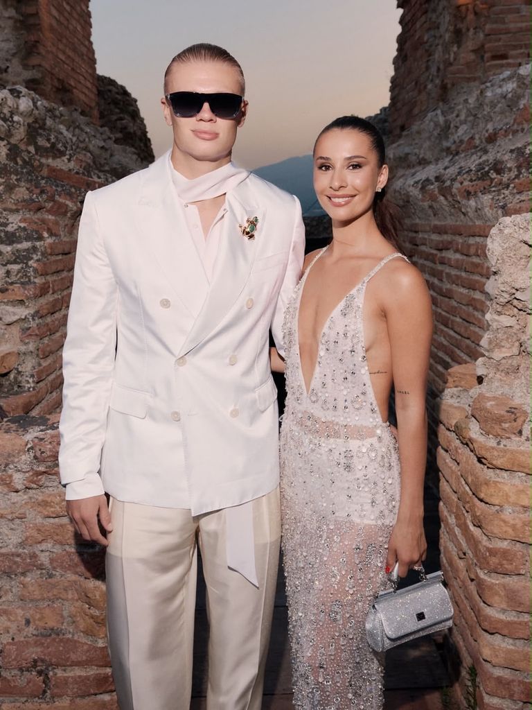 Haaland y su novia en el desfile de D&G