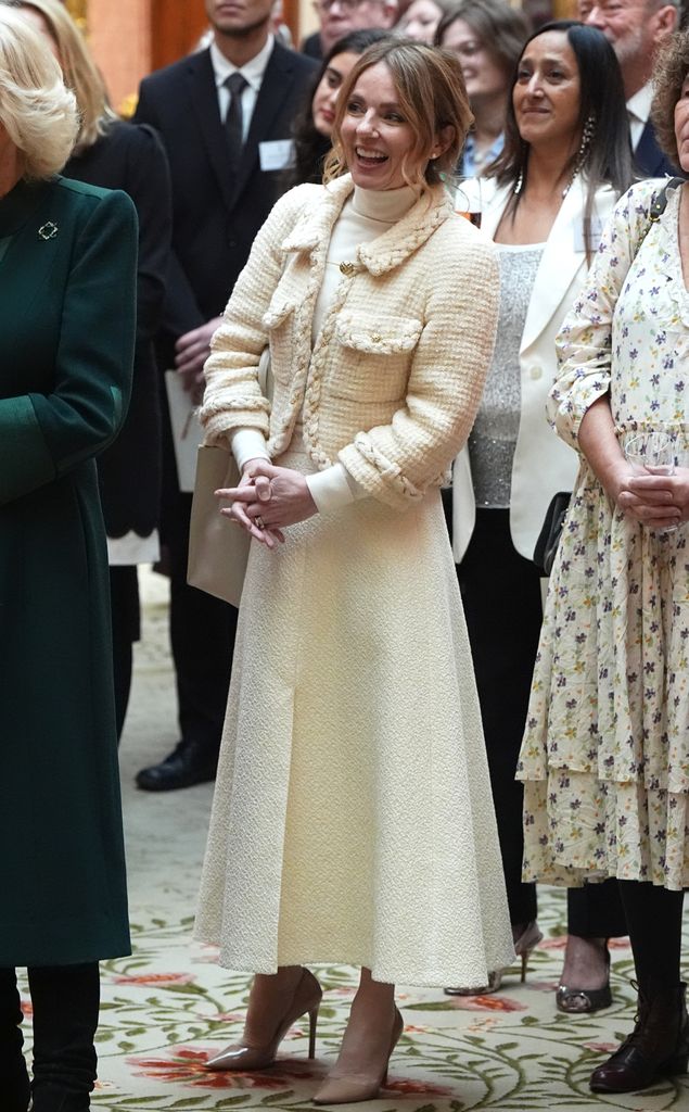 Geri Halliwell vistiendo de blanco, su color favorito. 
