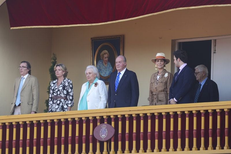Rey Juan Carlos en la plaza de toros en Aranjuez