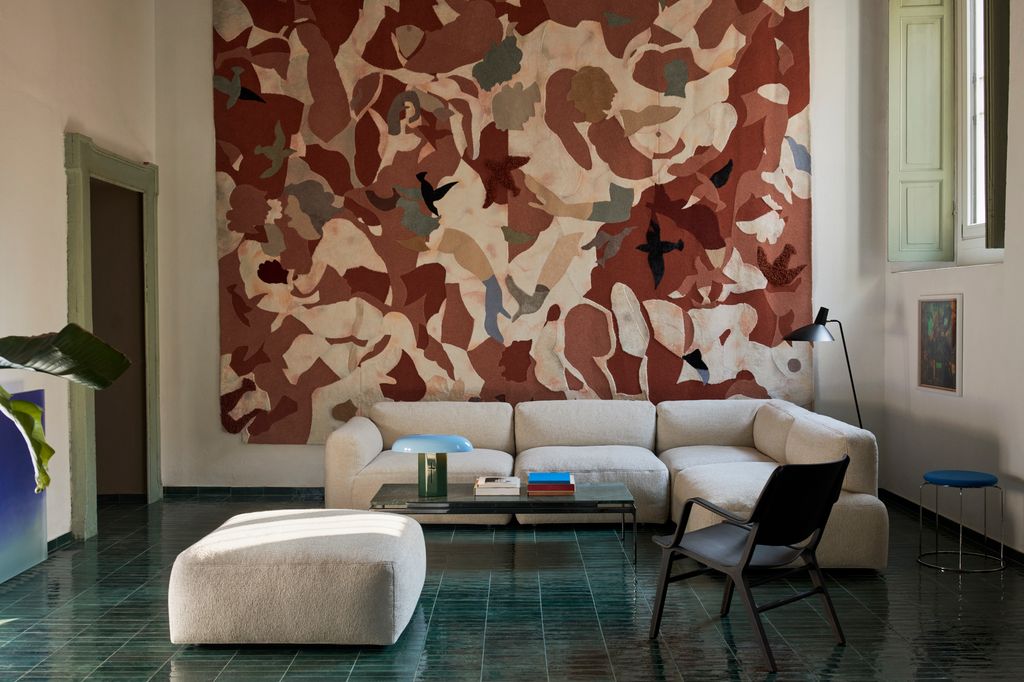 Salón con mesa de centro rectangular