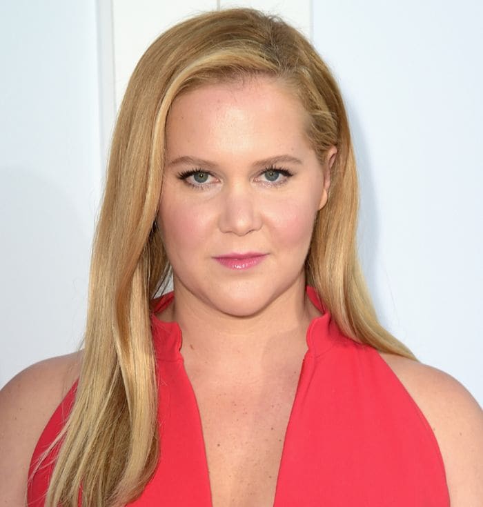 Amy Schumer explica el motivo por el que tiene la cara tan hinchada