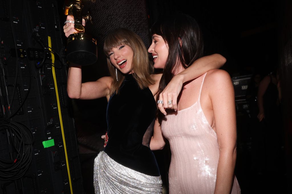 Taylor Swift y Dakota Johnson tienen muy buena relación