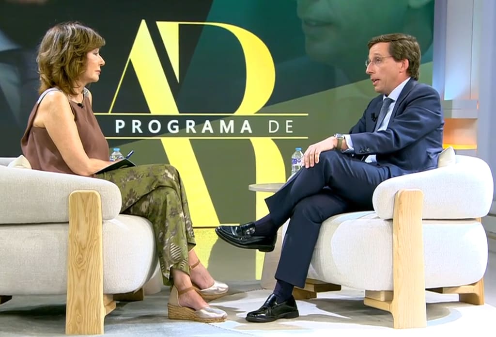 Martínez-Almeida y Ana Rosa