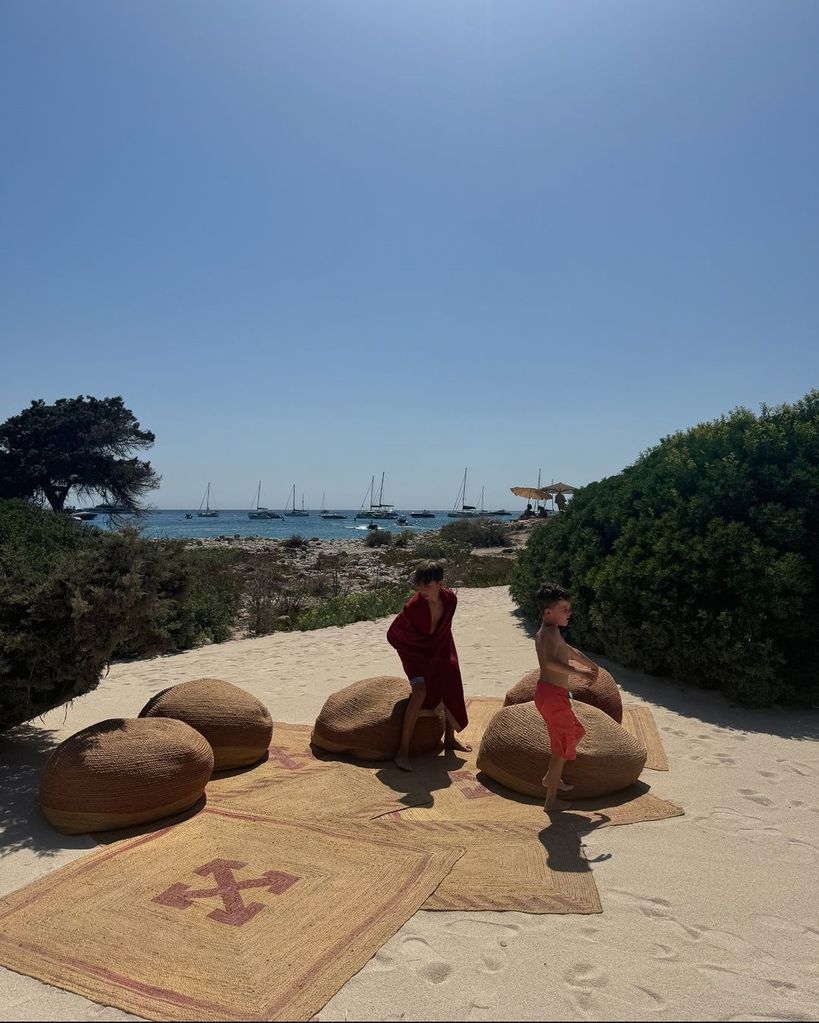 Los hijos de Jason Statham y Rosie Huntington-Whiteley en Ibiza, agosto 2024
