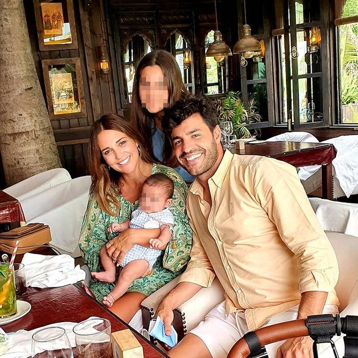 Paula Echevarría y Miguel Torres con Daniella y Miguel Jr.