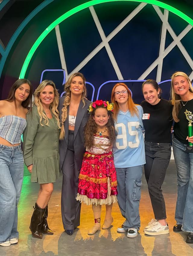 Michaela fue recibida por la producción del programa 'Hoy'