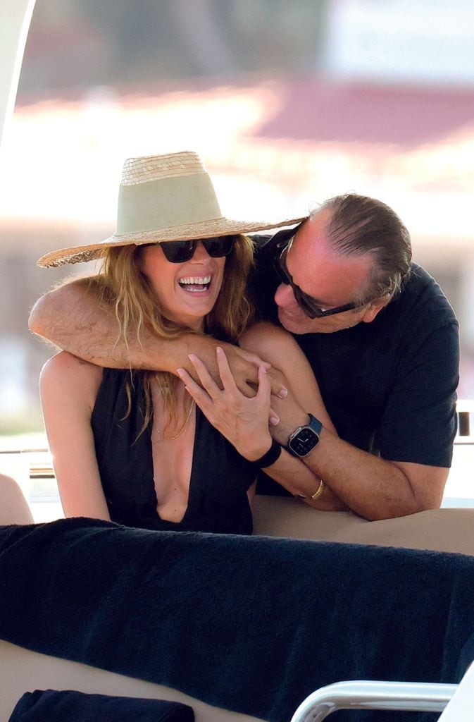 Mar Saura  o el secreto de la eterna belleza: una madre espectacular en Ibiza