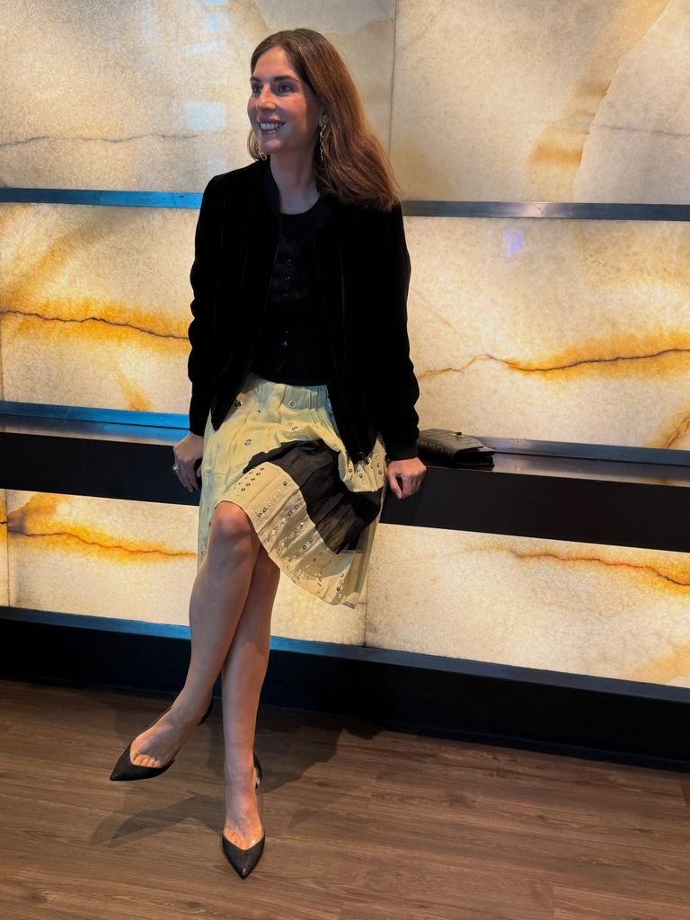 Lourdes Montes reaparece en Estambul con un look bicolor.