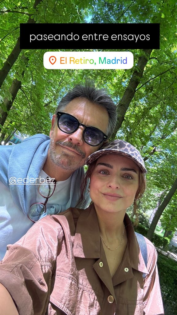 Aislinn Derbez y su papá en El Retiro, en Madrid.