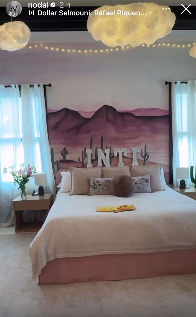 Nodal enseñó a detalle la habitación de Inti en la casa que comparte con Ángela Aguilar en Texas.