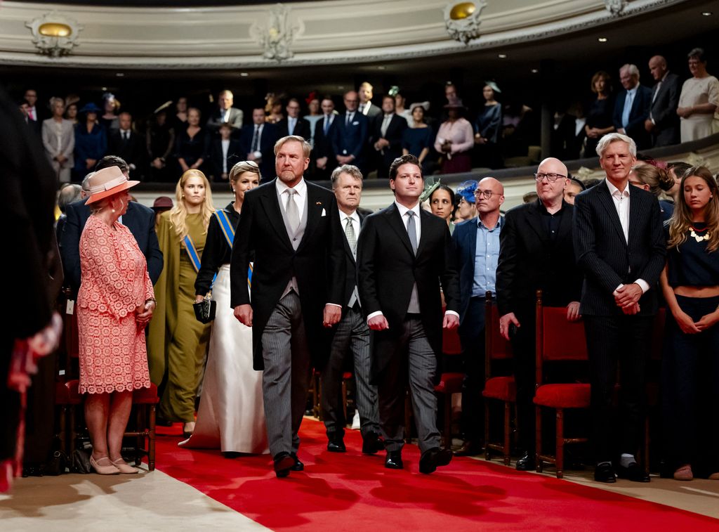 Los reyes Guillermo y Máxima en su entrada en el Teatro Real