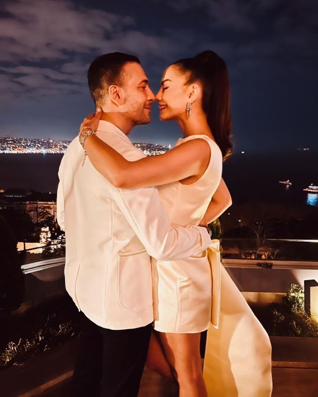Demet Özdemir y Oğuzhan Koç se divorcian ocho meses después de su boda