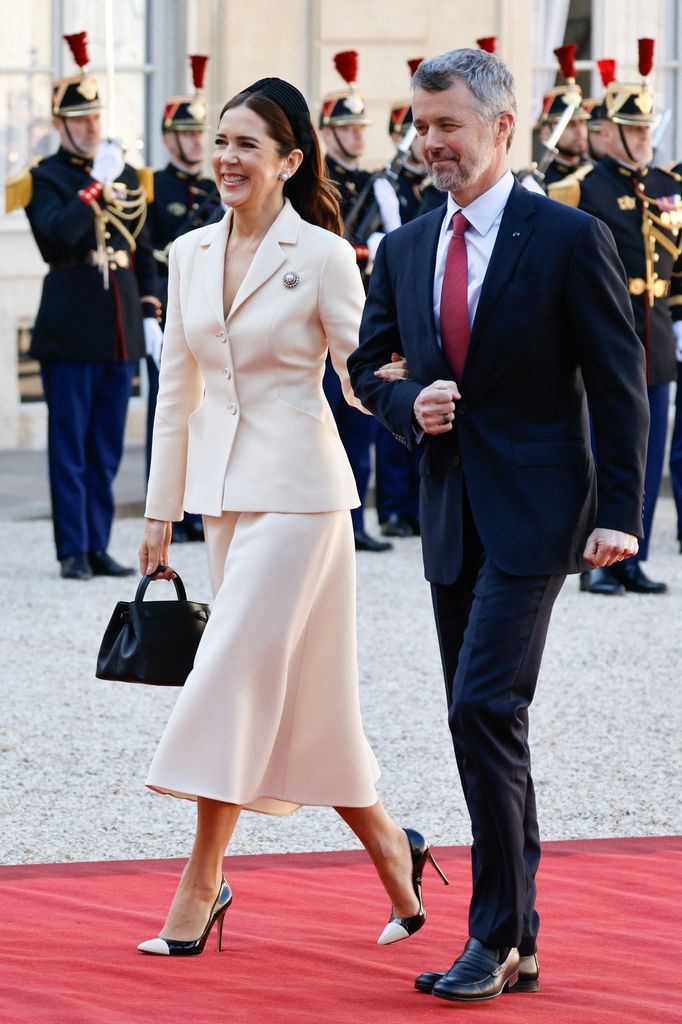 Mary de Dinamarca y el Rey Federico X en su visita a París.