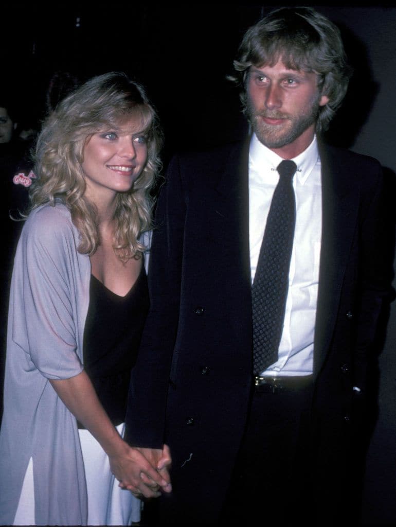 Michelle Pfeiffer y Peter Horton 