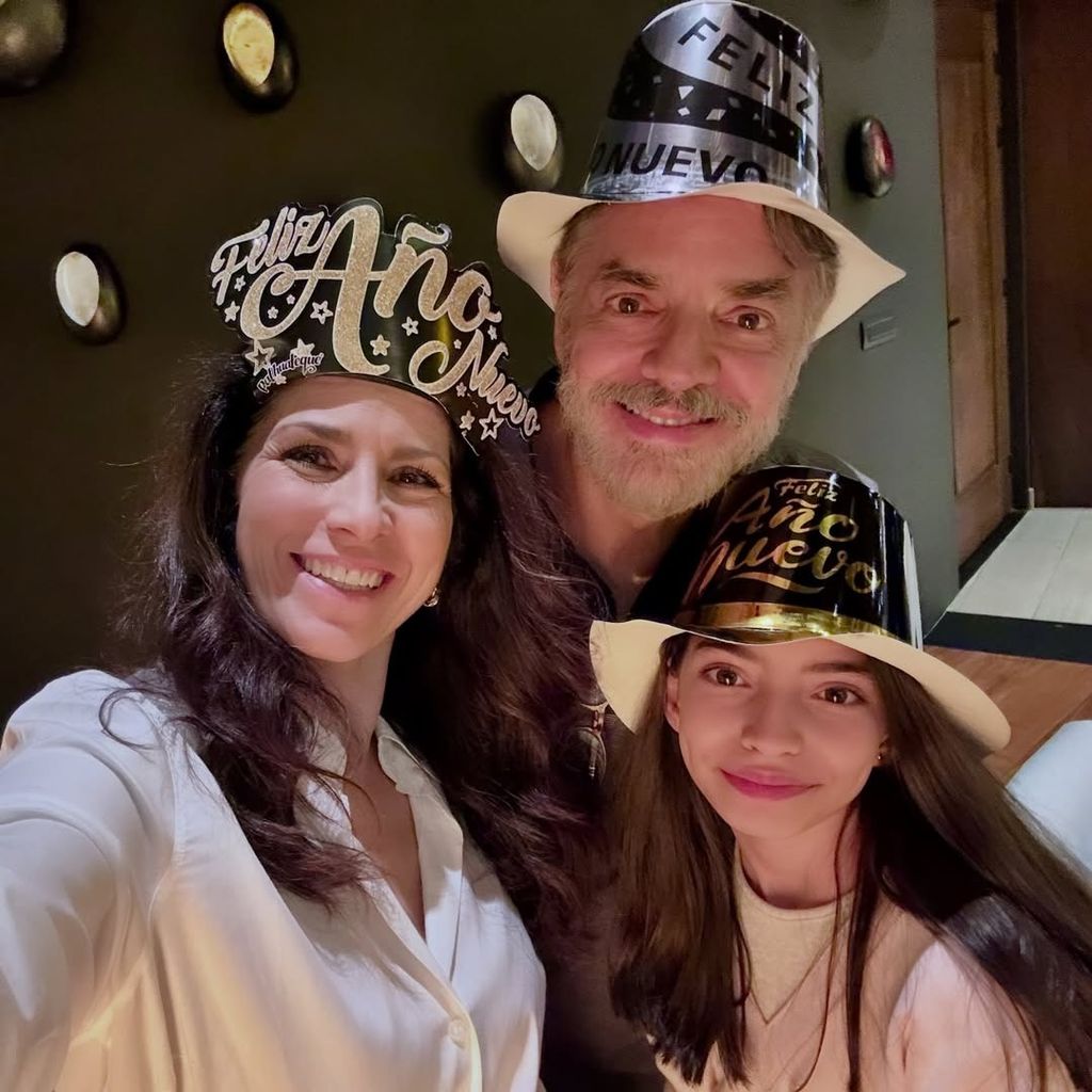 Alessandra Rosaldo junto a su familia.