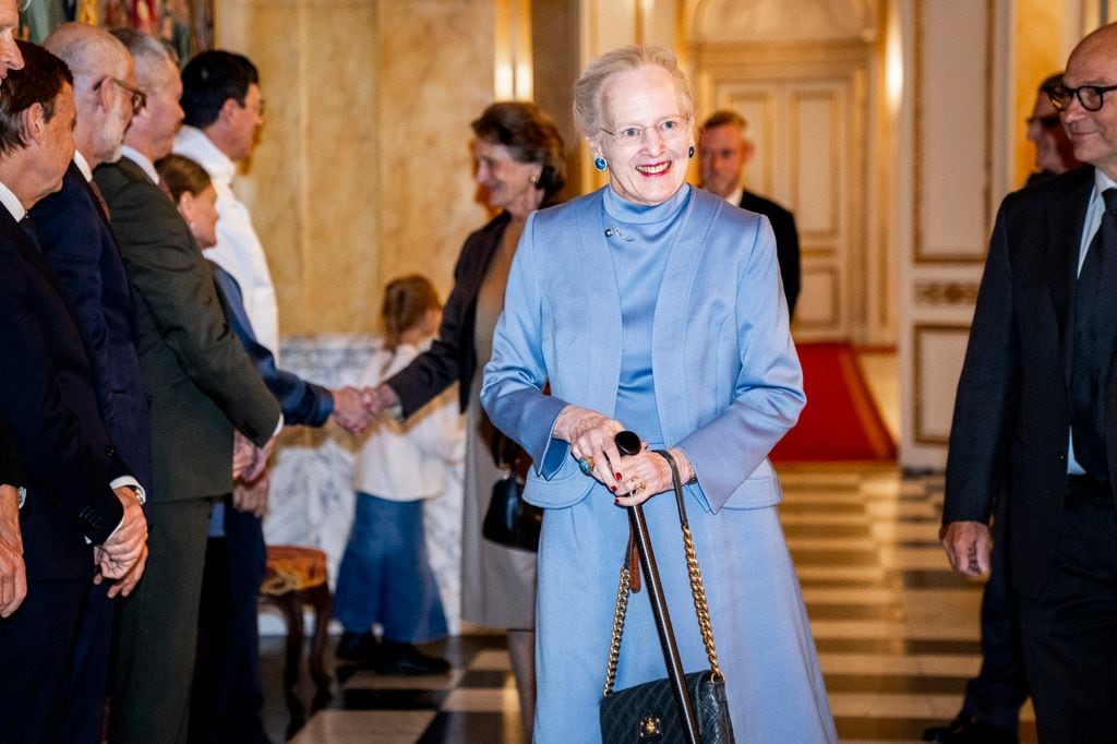 Plano medio de Margarita de Dinamarca en un evento en el Palacio de Christianborg