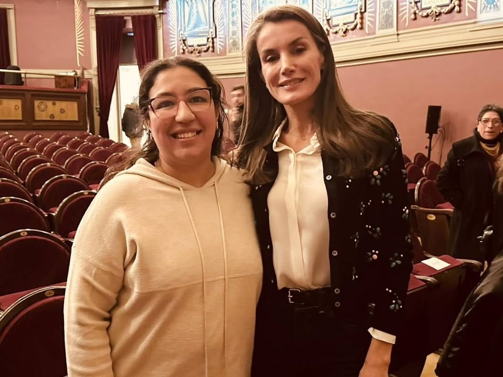 La reina Letizia en la proyección de la película 'Ciudad sin sueño' en el Ateneo de Madrid