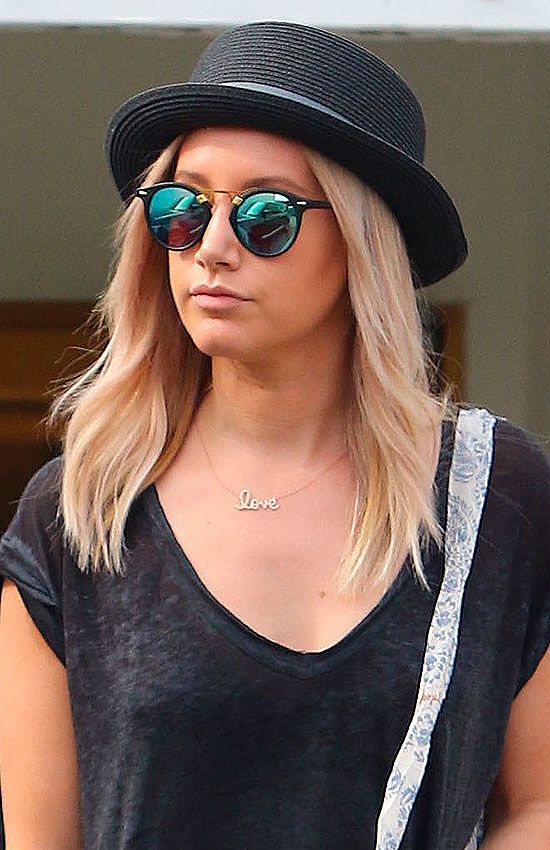 celebrities_con_sombreros_ashley_tisdale_1