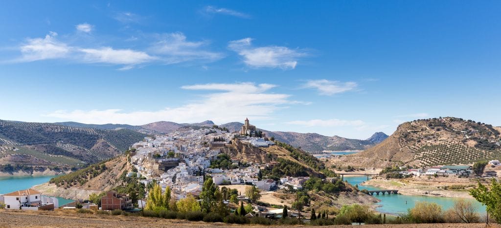 Iznájar es considerado uno de los pueblos más bonitos de España.