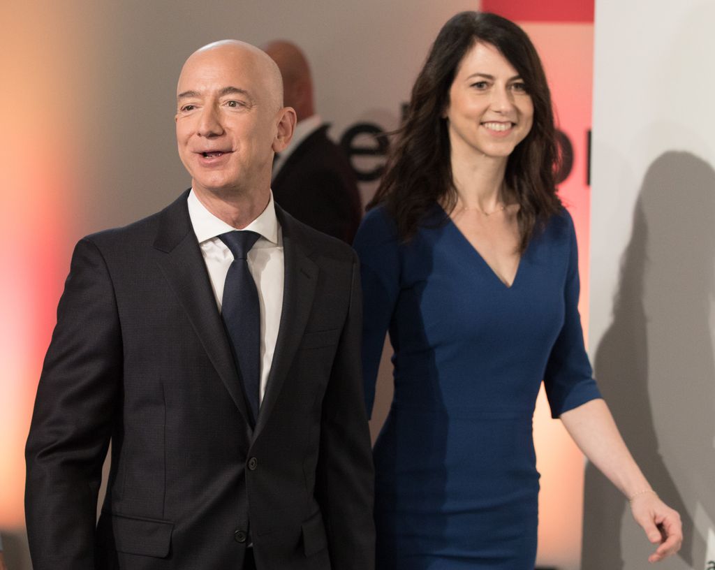 Jeff Bezos y MacKenzie Scott estuvieron casados por 25 años. 