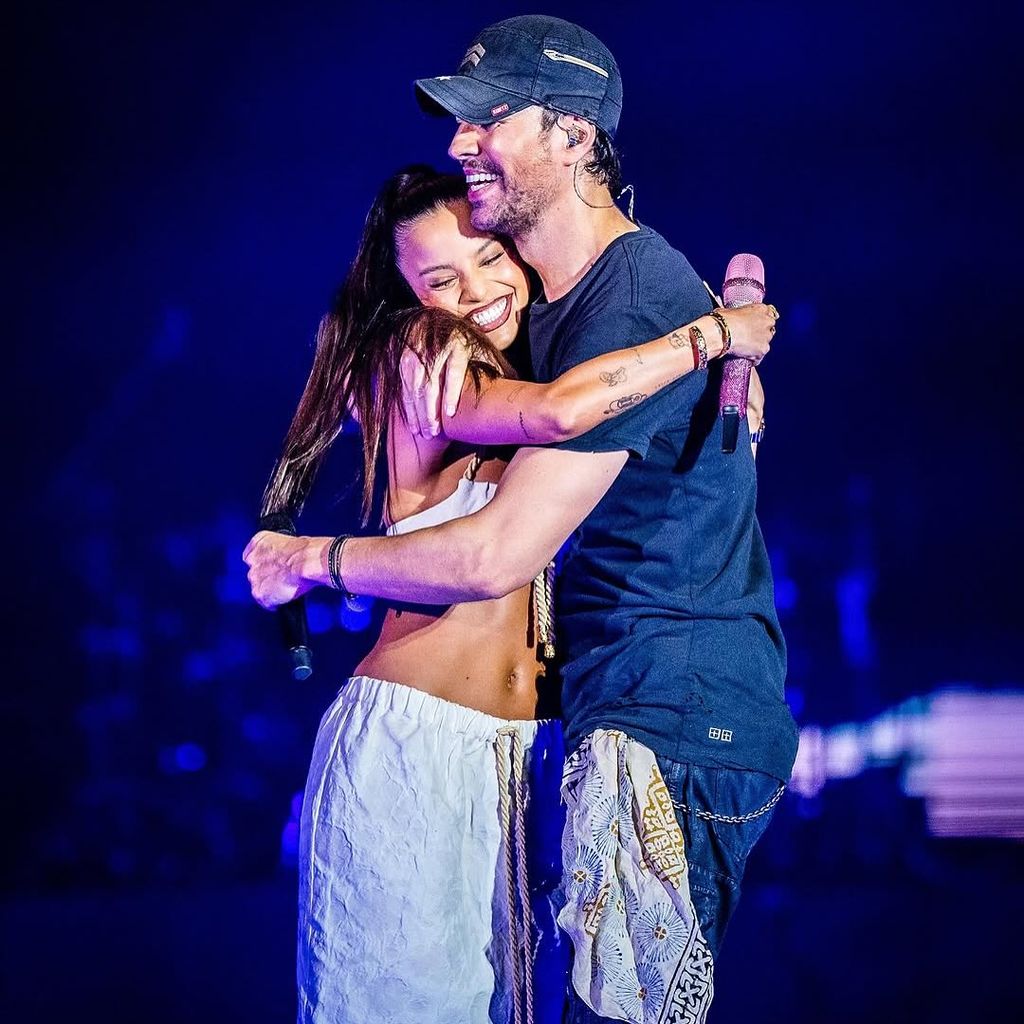 Emilia Mernes y Enrique Iglesias compartieron escenario en el Granca Fest Live