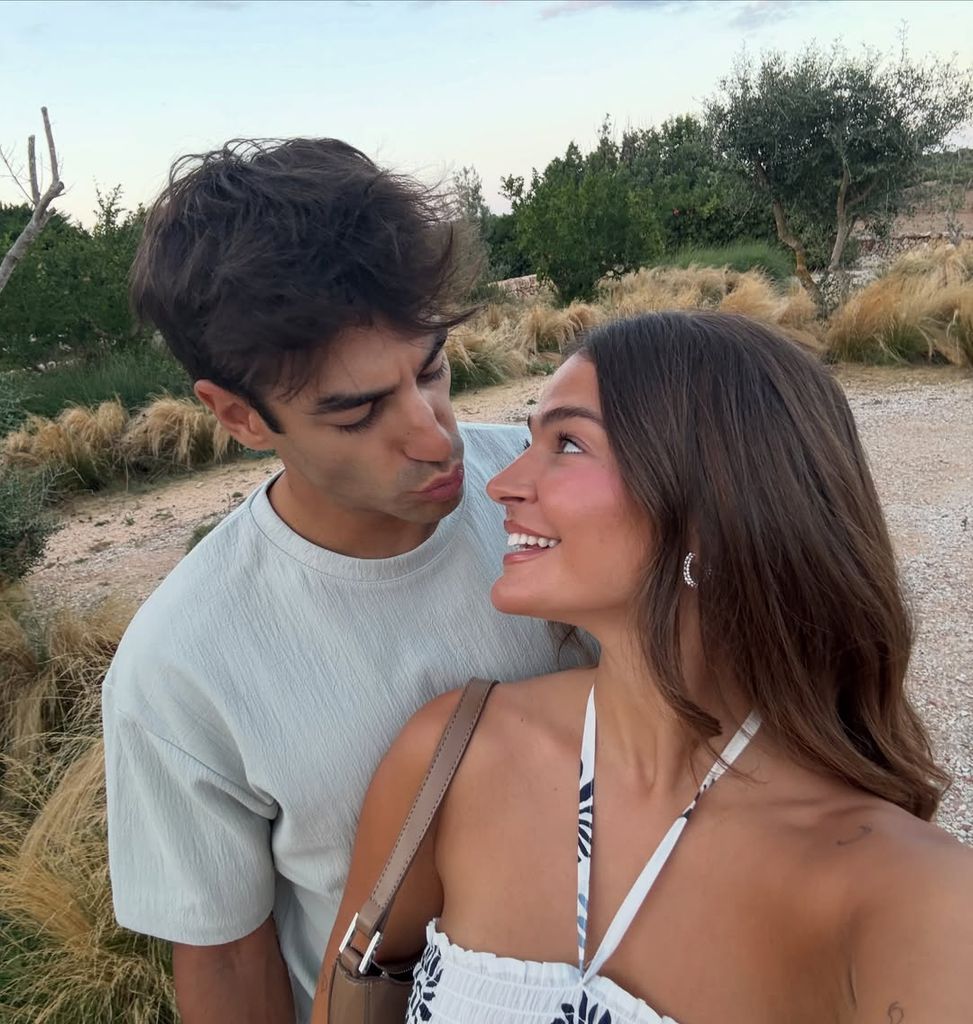 Joan y Laura comenzaron su relación en 2025