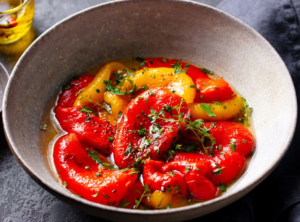 Ensalada de pimientos rojos y amarillos. 