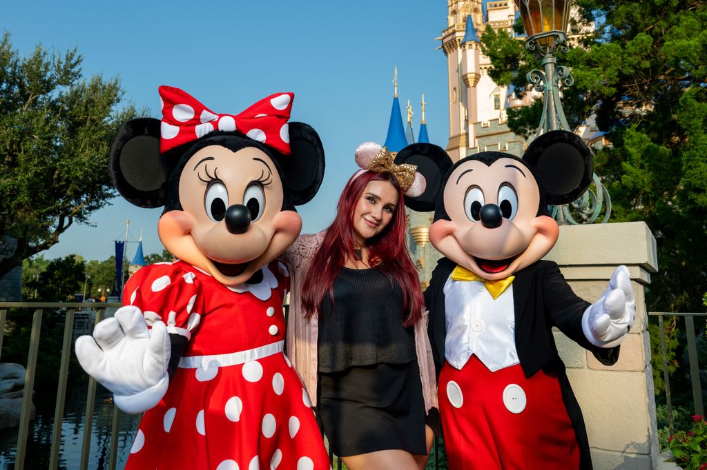 Dulce María pasó un día espectacular en Walt Disney World Resort