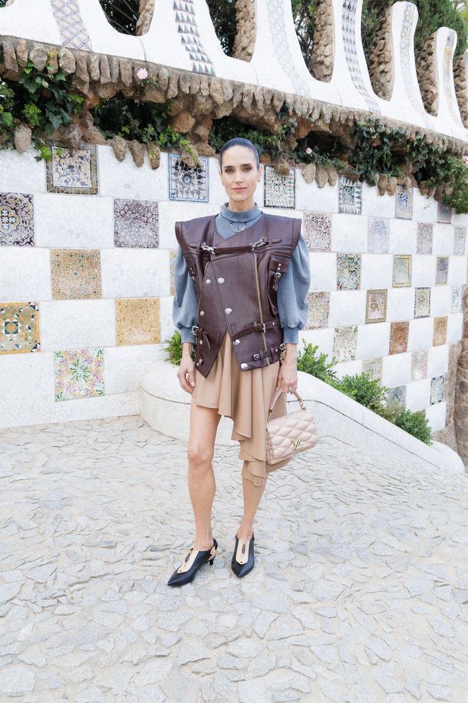 Jennifer Connelly en el desfile Louis Vuitton Crucero 2025
