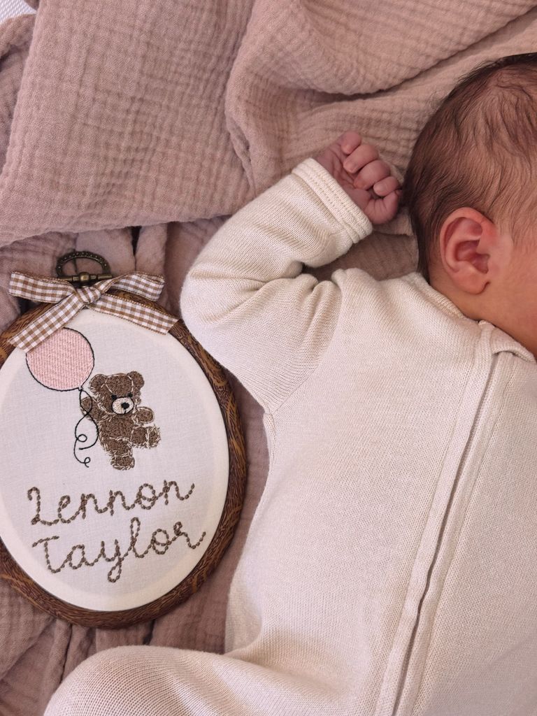 La primera imagen de la hija de Taylor y Tay Lautner