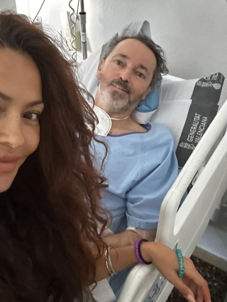 Luis, de 62 años, fotografiado por su mujer, una vez pasado el susto