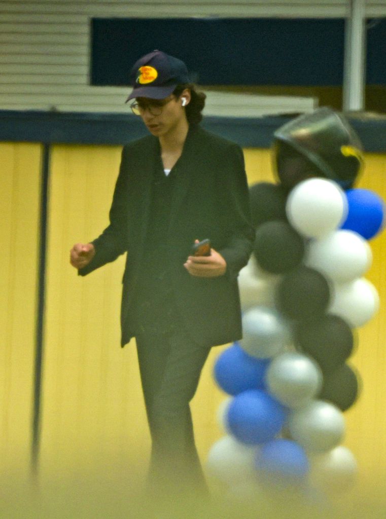 Max también se dio cita en la graduación de su hermana. 