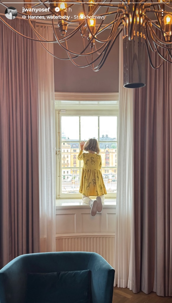 Jwan Yosef publicó esta foto de su hija Lucía durante su estadía en Estocolmo, Suecia.