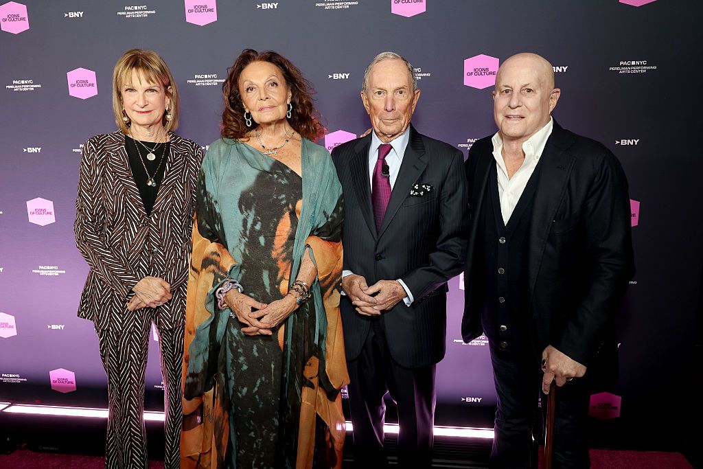 De izquierda a derecha: Patricia E. Harris, Diane von Furstenberg, Michael Bloomberg y Ronald Perelman en la Gala PAC NYC ICONS OF CULTURE el pasado mes de octubre en Nueva York