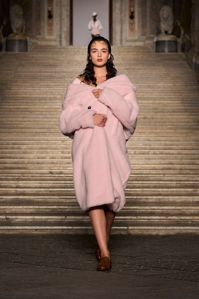 Max Mara: desfile de la colección Resort 2026 en Nápoles