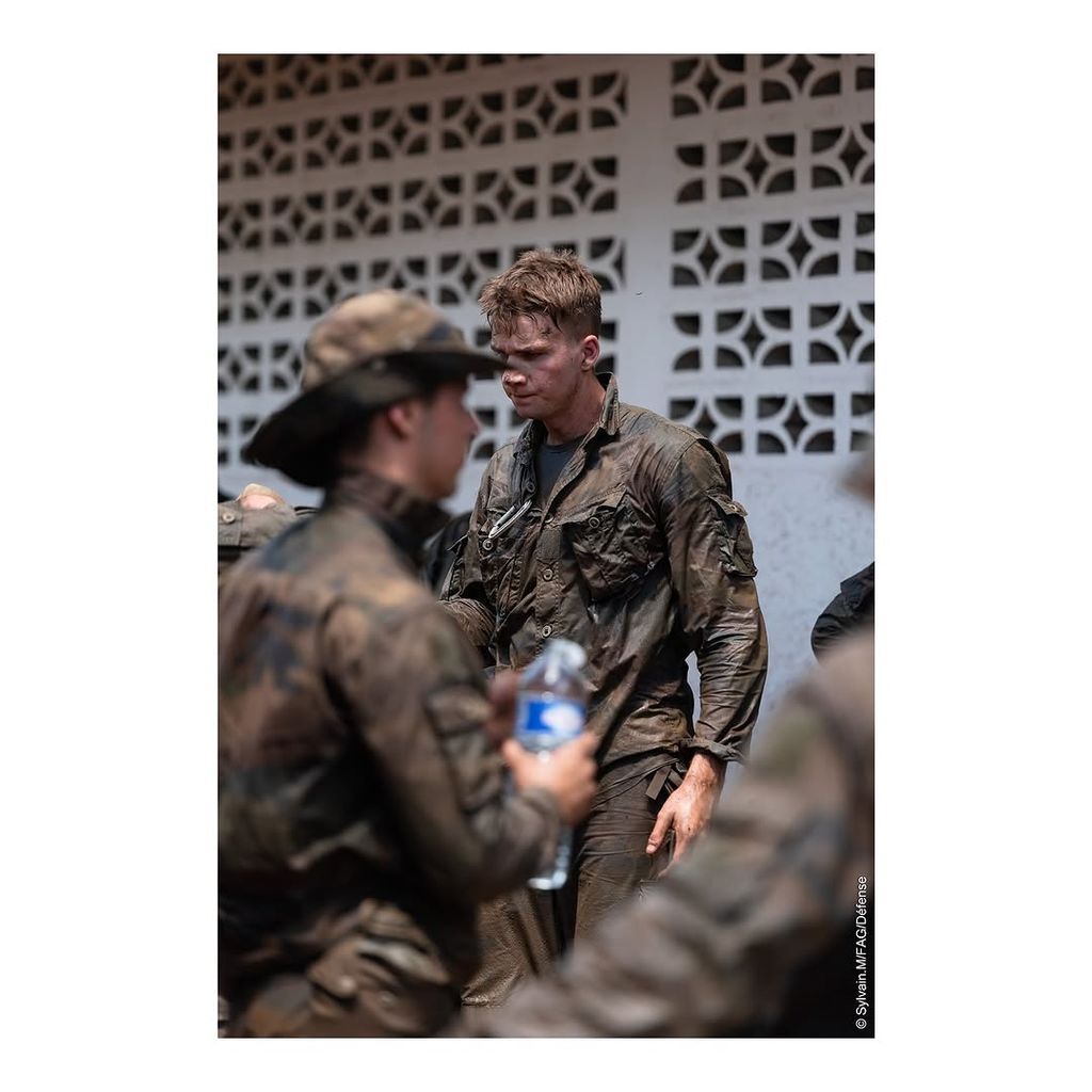 Gabriel de Bélgica de maniobras militares