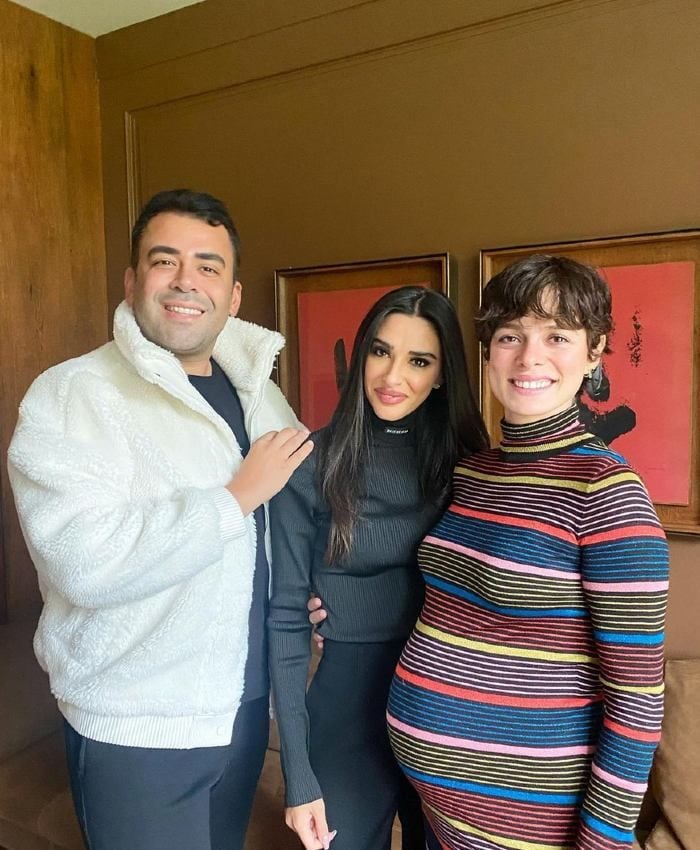Özge Özpirinçci presume de barriga 