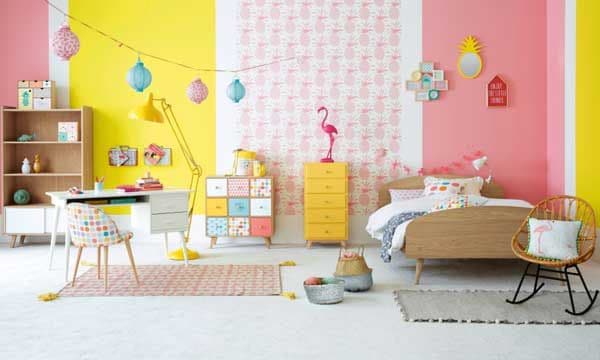 Esta propuesta de Maisons du Monde (maisonsdumonde.com) es un paraíso (tropical) lleno de color y fantasía, que cuenta con todo lo necesario para ser la ‘guarida’ perfecta: zona de estudio, sillón para leer, estanterías, muebles con capacidad para almacenar, alfombras para disfrutar en el suelo…

