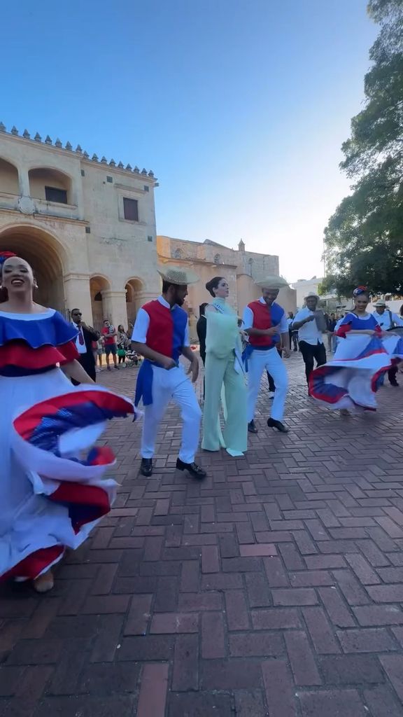 Fátima Bosch, Miss Universe 2025, no dejó de bailar 