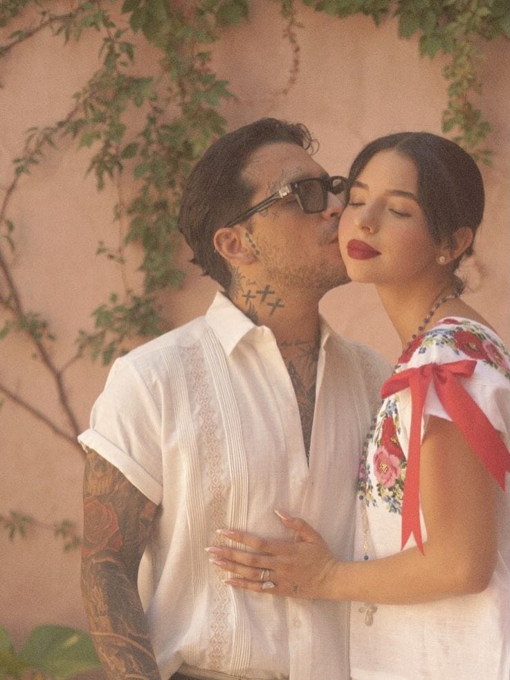 Nodal con Ángela Aguilar en unas fotos donde lucen muy enamorados