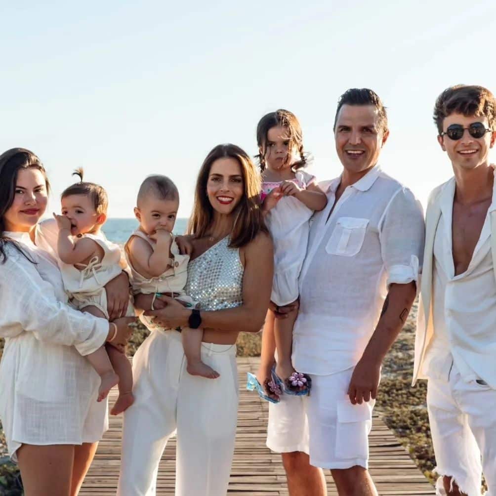 Claudia Álvarez y su familia
