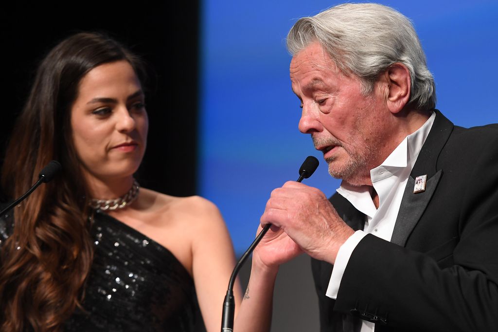 Alain Delon con su hija Anouchka en Cannes (2029)