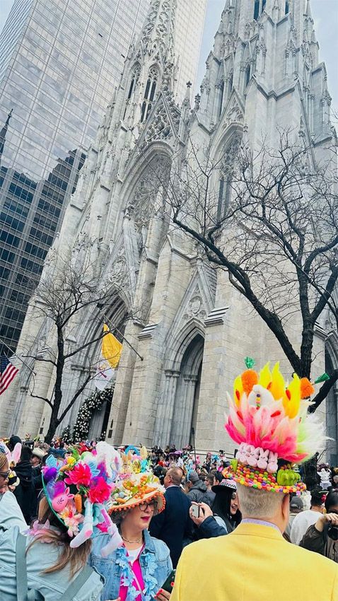 Nuria Roca y Juan del Val se cuelan en una de las tradiciones más extravagantes de Nueva York