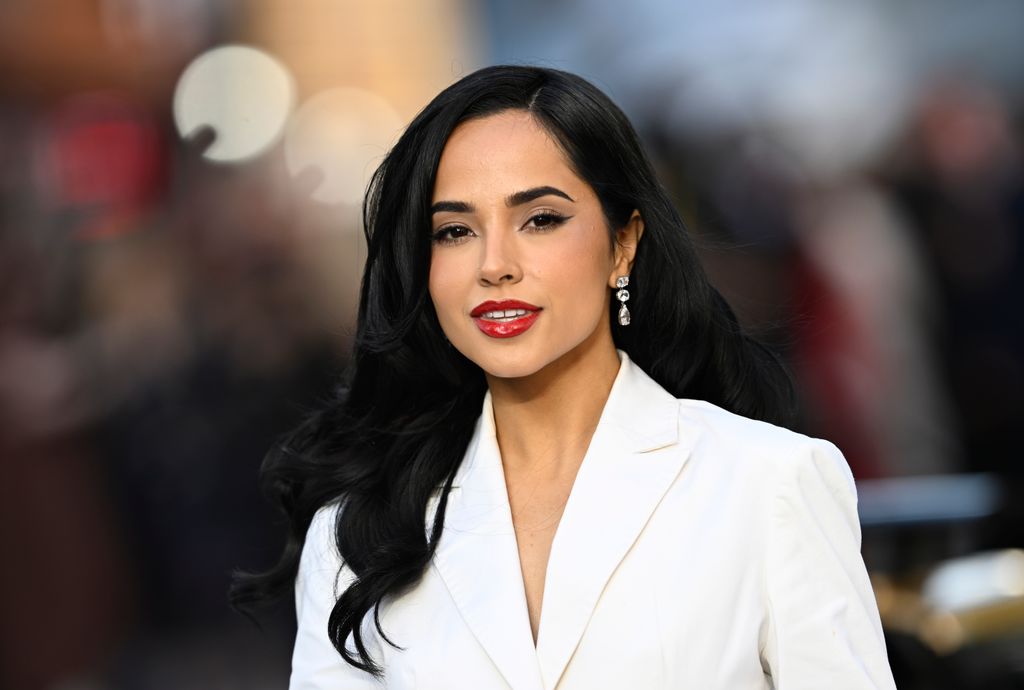  Becky G 
