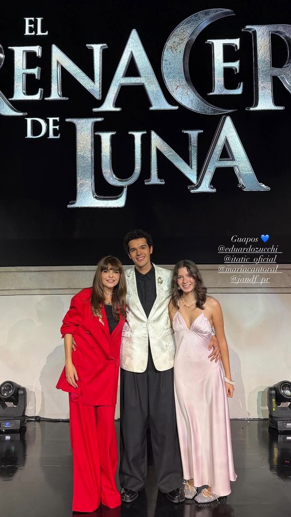 Itatí Cantoral y su hija María Itatí acompañaron a Eduardo Zucchi en el estreno de 'El Renacer de Luna'.